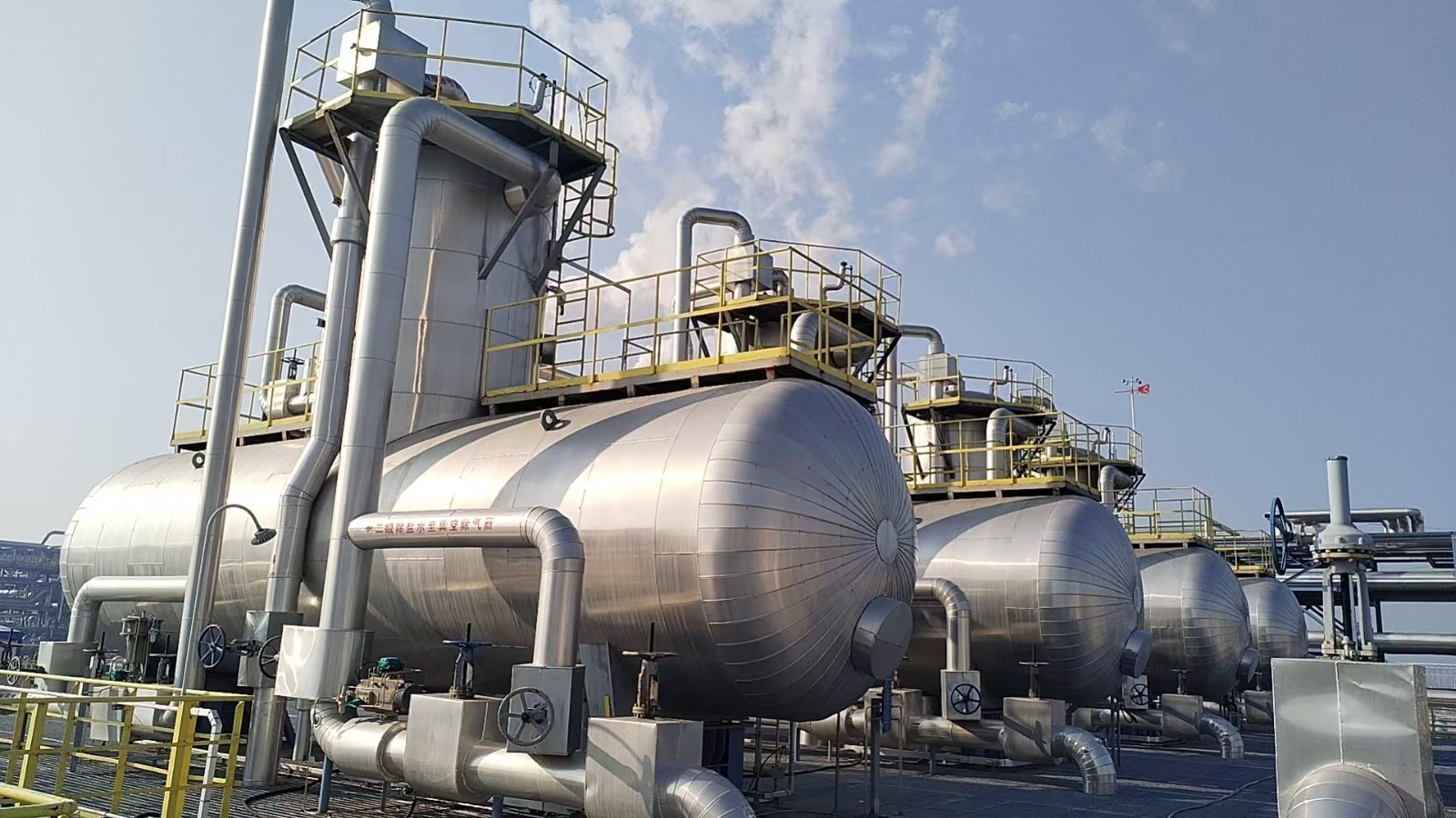 裕龙石化真空除氧器项目